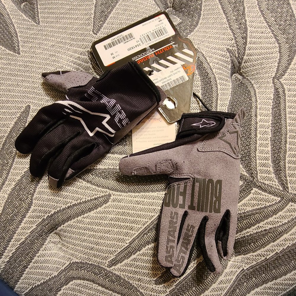 Youth radar glove